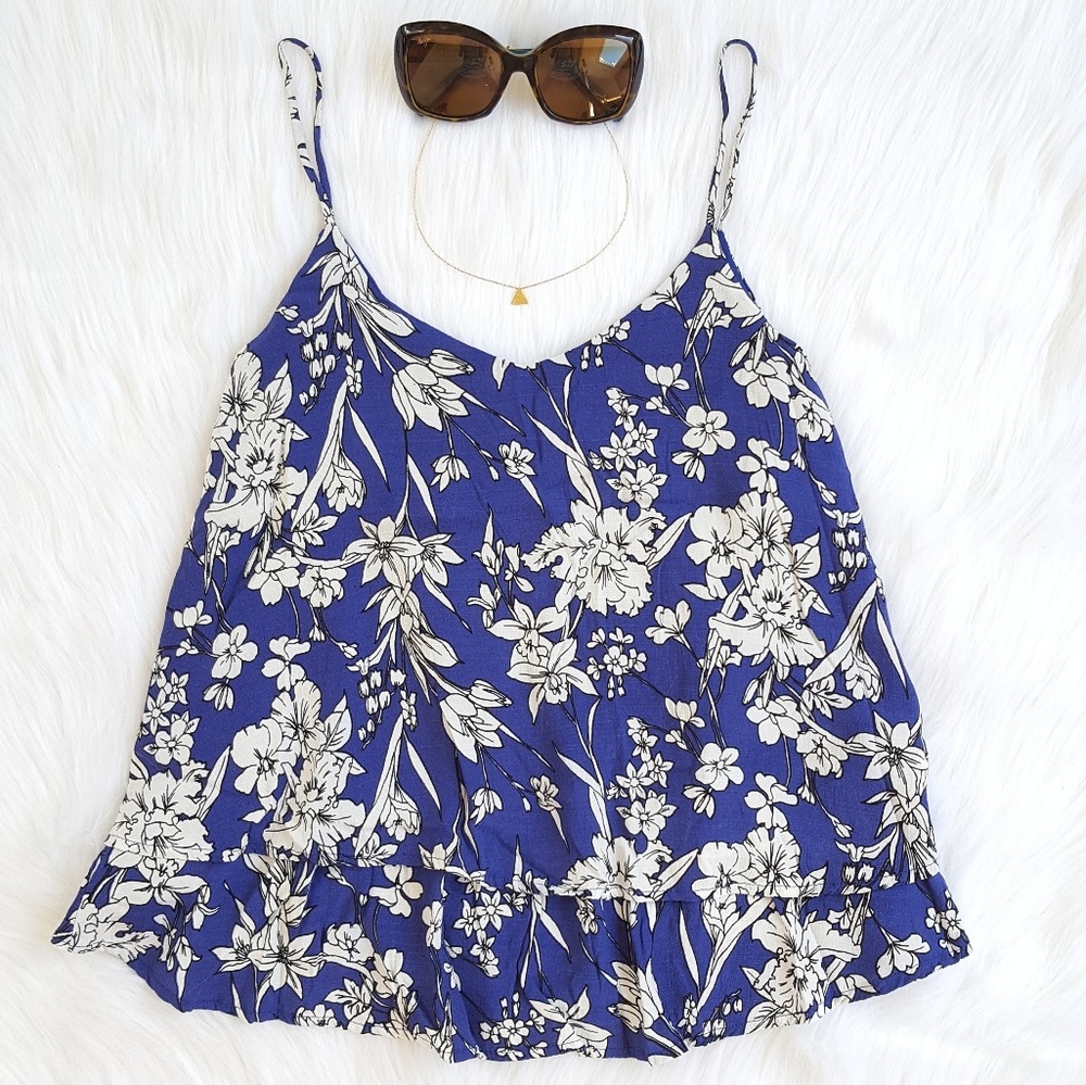 🎉HP🎉Blue Floral Top